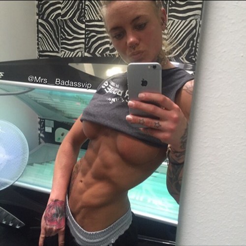 happilydecadentwhispers: instaabs:  Mrs_Badassphysique Fitness VIdeos