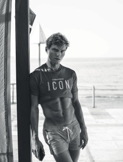 fantasists:  Oliver Cheshire by Christian