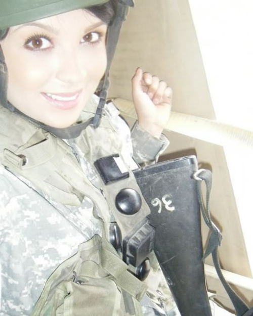 mymarinemindpart2:  Whole lotta Army Cuteness pt 1