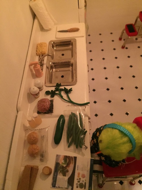 adventuresofchick: Chick’s third and final Blue Apron meal is ginger pork burgers. She especi