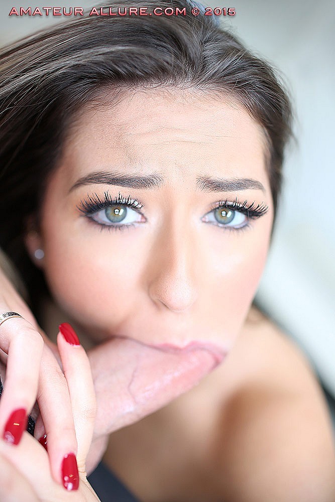 blowjobfancyy:  Merry Chrismas to all and to all a good blowjob!