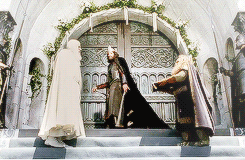 ohevenstar:  lotr/hobbit meme: day 19 - a scene that always makes you happy: aragorn’s coronation
