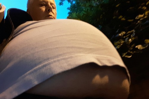 benjay2016: Fatty walks back from yet another restaurant meal