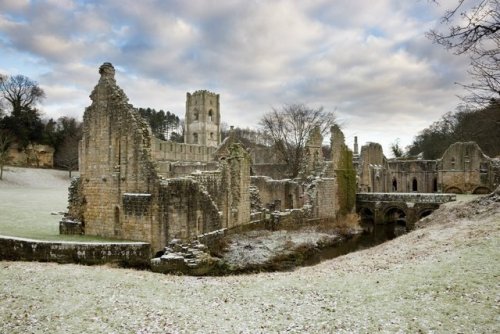 brigantias-isles:Fountains Abbey, North Yorkshire, England