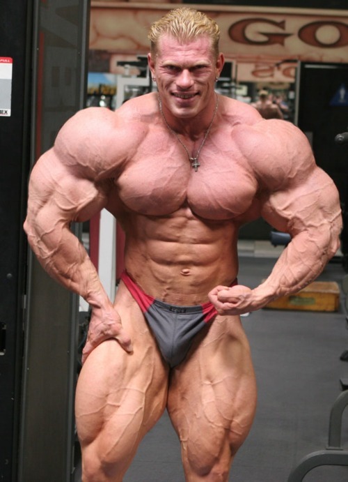 mirin-hard-or-hardly-mirin:  quickscopingbodybuilder:  His frigin waist tho  Dem shoulders are unreal