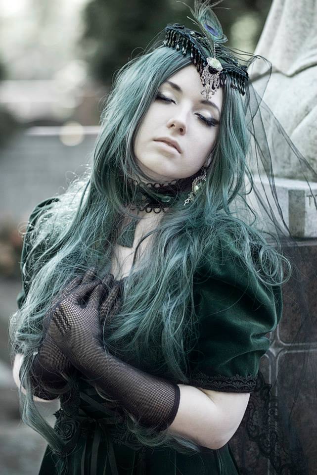 gothicandamazing:    Model: Aleksandra ‘Apsara’ KilczewskaPhoto: Aleksandra Zołza