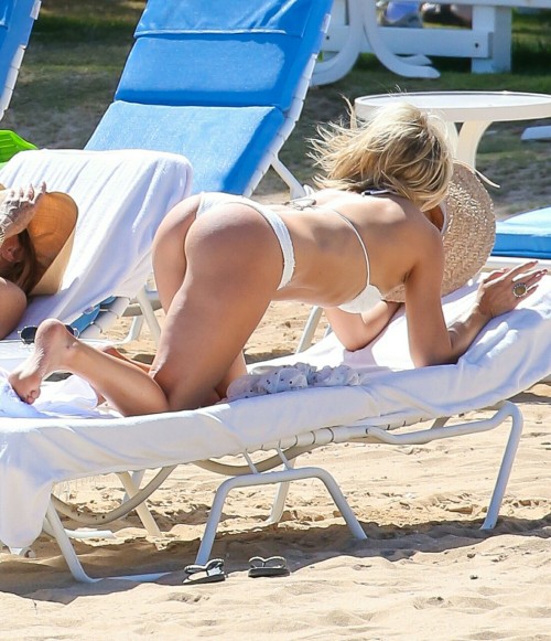 celebspleasurepics:  Kate’s Hudson ass