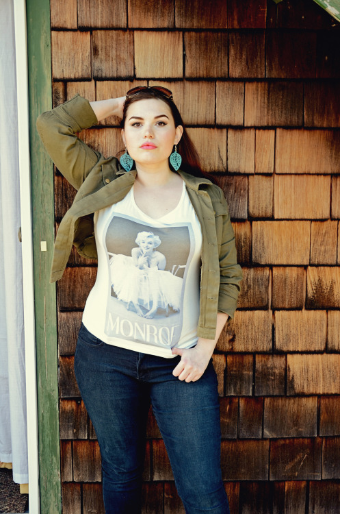 rootsofpassion:Modeling some Marilyn Monroe shirts from HudieFly. Check out the full post on my bl