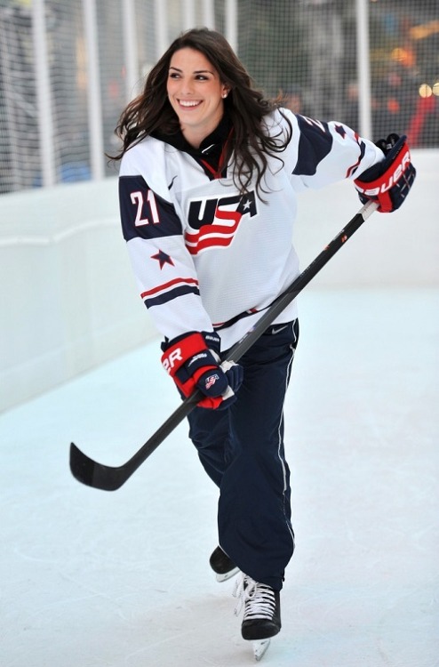 crayshawn: rookie-for-life: Hilary Knight, USA Hockey [x]  holy shit