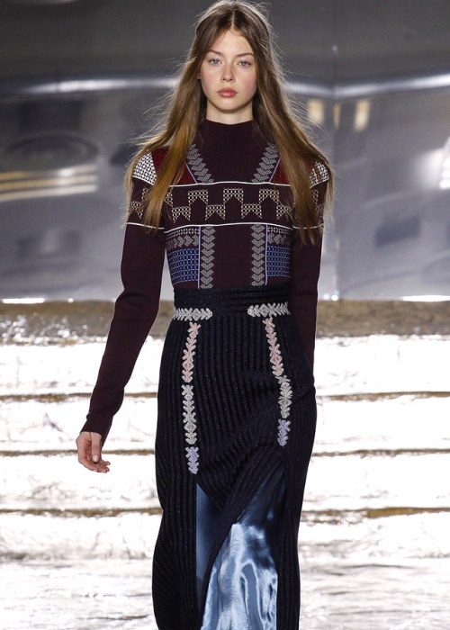 Northern dresses Lyanna Stark might wear in Winterfell. Fall 2016 Ready-To-Wear, Peter Pilotto.