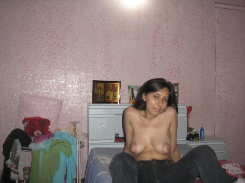 XXX fuckingsexyindians:  Indian photographs herself photo