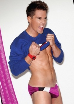 Hotfamous-Men:  Matt Evers
