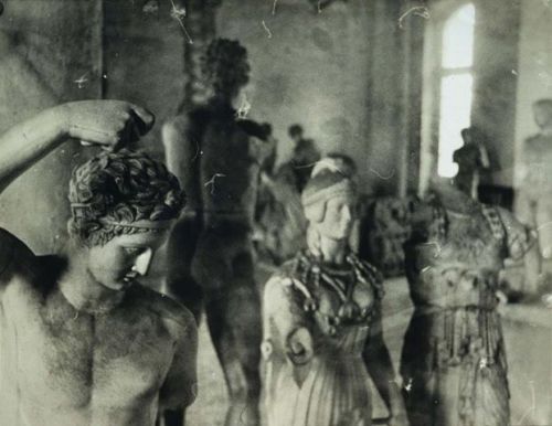melemar:Deborah TurbevilleUnseen Versailles. Broken statues from the storage of the Louvre to be rep