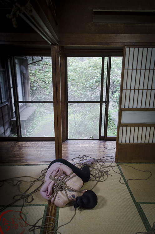 Pivate lessons with Akira Naka sensei. at : スタジオ六本木倶楽部 Model : Iroha Shizuki Kinbaku & Photo : I