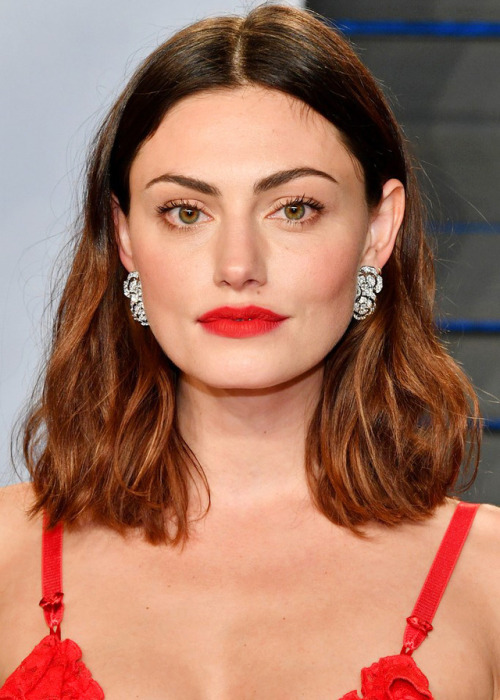 beautorigine: Phoebe Tonkin attends 2018 Vanity Fair Oscar Party at the Wallis Annenberg Center