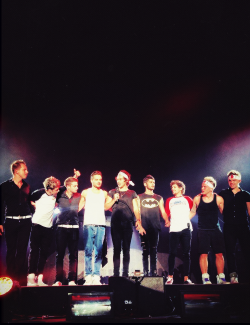 dailyonedirection:  &ldquo;what an unbelievable tour, thank you to all the fans around the world who made this happen!&rdquo; 