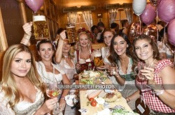 Die Wags vom FC Bayern