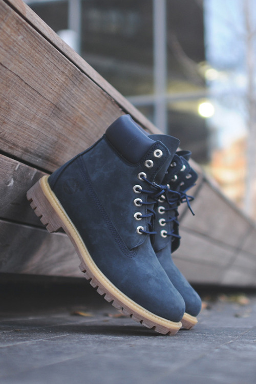 cityrulers:  Navy Timberlands 