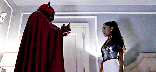 everdeen:Ariana Grande as Chanel #2 in Scream Queens - “Pilot”