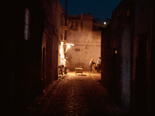 hopeful-melancholy: Night bakery in Aleppo, Syria Evgeni Zotov