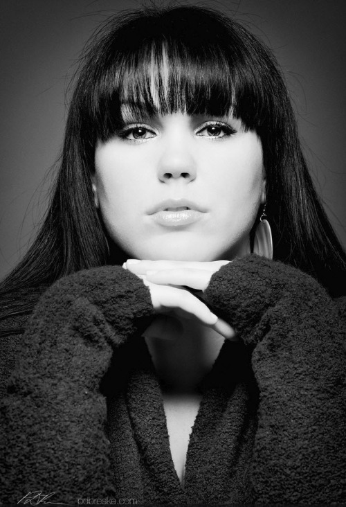 mrs-sniper:  This is the amazing Yendri Diaz. She does not seem to have twitter. 