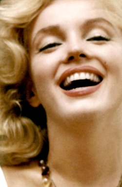 goldenageestate:  Marilyn Monroe photographed
