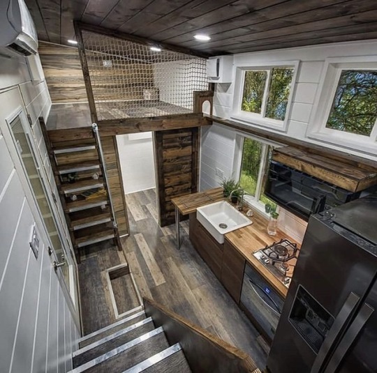 prefabnsmallhomes:  Tiny homes by Back Country Tiny Homes  Wow, gorgeous tiny home 