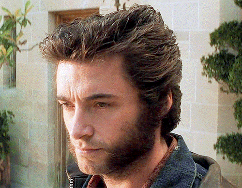 HUGH JACKMAN AS WOLVERINE ‘LOGAN’  X-men (2000) - Dir. Bryan Singer