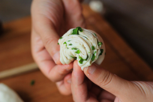 foodffs:Steamed Scallion Buns - Hua Juan Follow for recipes Is this how you roll?