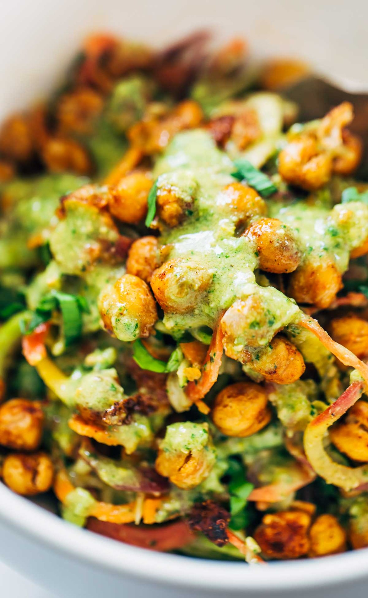 foodffs:  RAINBOW POWER SALAD WITH ROASTED CHICKPEASReally nice recipes. Every hour.Show