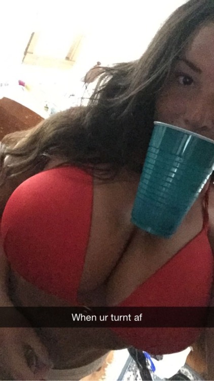 lukecage777:  bustychaos:  http://bit.ly/1VtrXOD  Rackt massively OMG OMG  HOT AND SLUTTY TITS