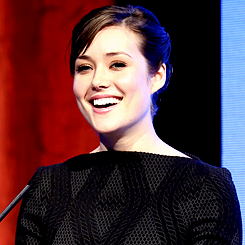 fuckyeahtheblacklistedits:Megan Boone receives the Rising Start Award during the aTVfest on February