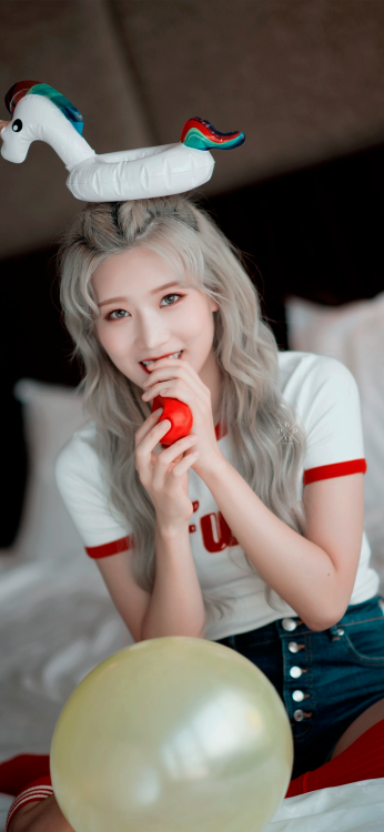 kpop-locks:kim lip; simplelike/reblog | @percysith