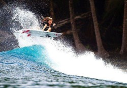 surf-girls:  Surf Girls And Waves http://goo.gl/uSvitn