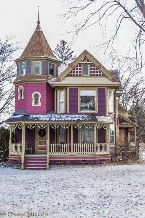 imakegoodlifechoices:steampunktendencies:Snowy Victorian Houses (Part 2) (Part 1)[ Twitter | Instagr