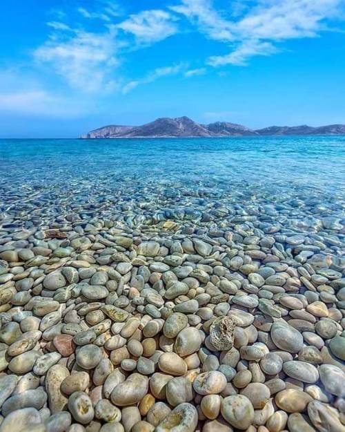 The crystal clear waters of Koufonisia islands, Greece. Photo by Altug Galip.