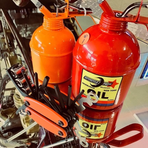 Great gifts for gear heads back in stock! 500 & 1000cc oil squirt cans for $10 and motorcycle multi-tools for $20.
https://www.instagram.com/p/BozIh7lh5Fh/?utm_source=ig_tumblr_share&igshid=x2zv7w3lu1l