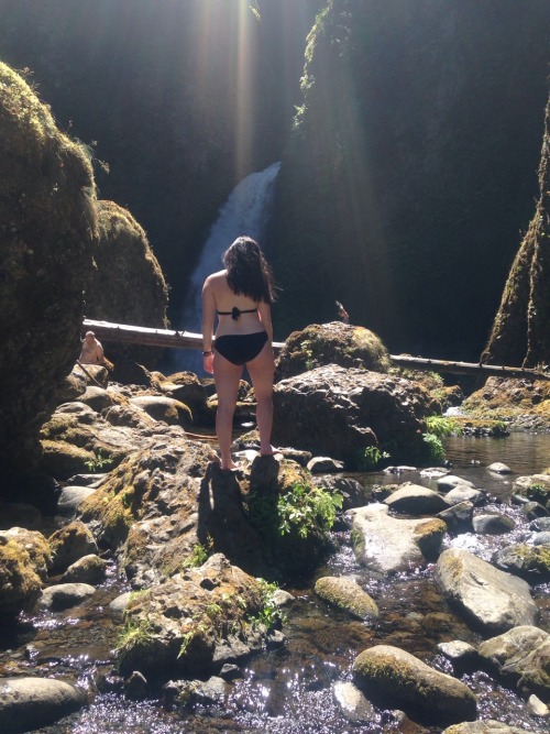 cuteteenagegirl: I’m slowly becoming more body positive super pretty!