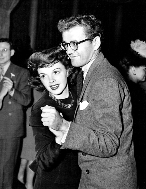 carmelasoprano: Judy Garland and Robert Walker, C.1945