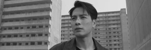 王嘉爾 Jackson Wang - 一個人 Alone (Official Music Video)youtu.be/8QZXLF7Drvg