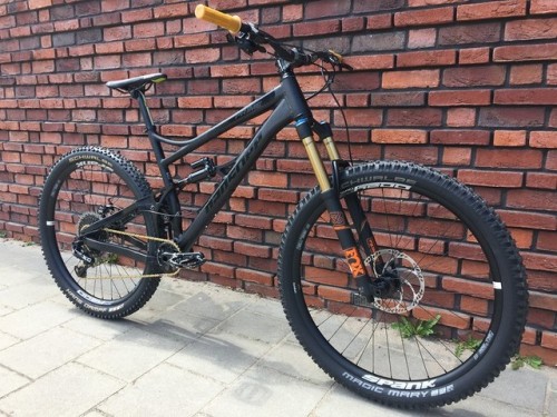 tsurun:(via Banshee Prime 2017 Fox 36 Sram Eagle Custom Build - JorisW’s Bike Check - Vital MTB)