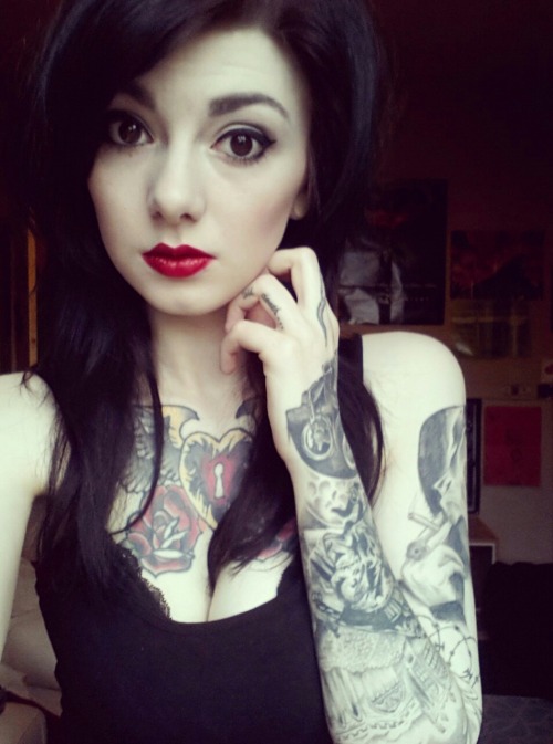 k-peach:  justplainoldrob:  k-peach:  First selfie in a good while now, so here’s my face and hello followers :)  IG: kayleighpeach  How flawless is Kayleigh  Awh, I’m not but thank you :) 