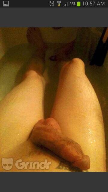 chadvic:  willwork4wood:  xxxgrindrxxx:  Follower Submission  Cutie  Hi