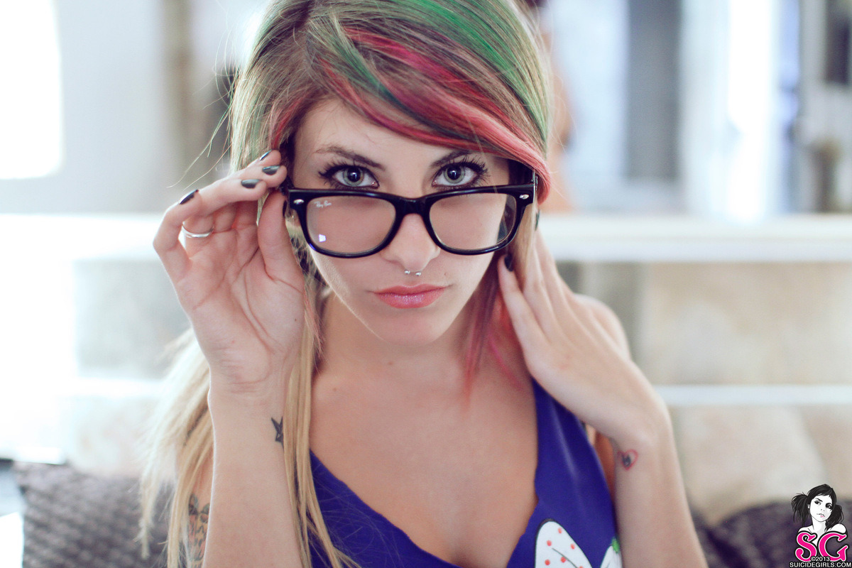 past-her-eyes:  Clareon Suicide Sweet tattoo, for more visit past-her-eyes.tumblr.com