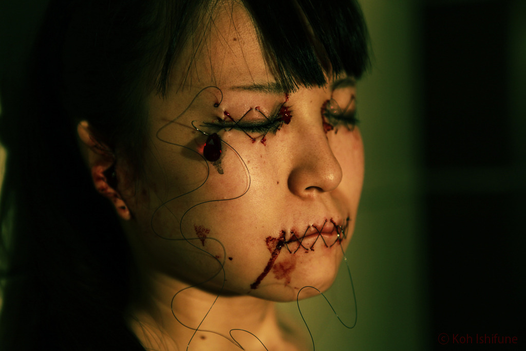 brokenandbought:  Not through the hand though, definitely. *shudders* I already know