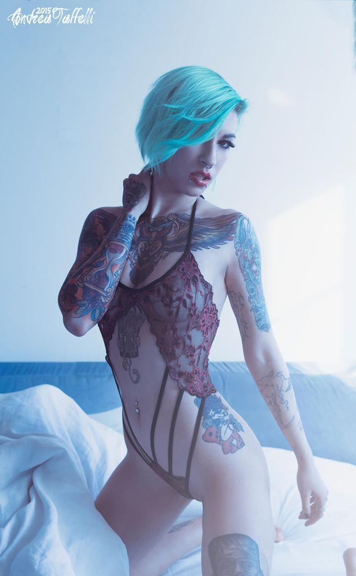 altmodelgirlcrush:  Hexe Suicide