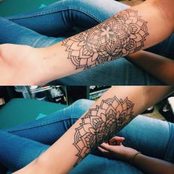 fuckyeahtattoos:  Lotus flower mandala tattoo done by Jeremy Bolding at EVT in Vacaville, CA. 