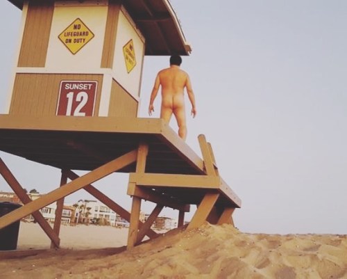 LIFEGUARD | BUTT Lifeguard #butt reporting for duty! Get out there and save some lives! Great bit of