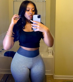 princejazziedad:Deelish. Slim&Sexy Curvy adult photos