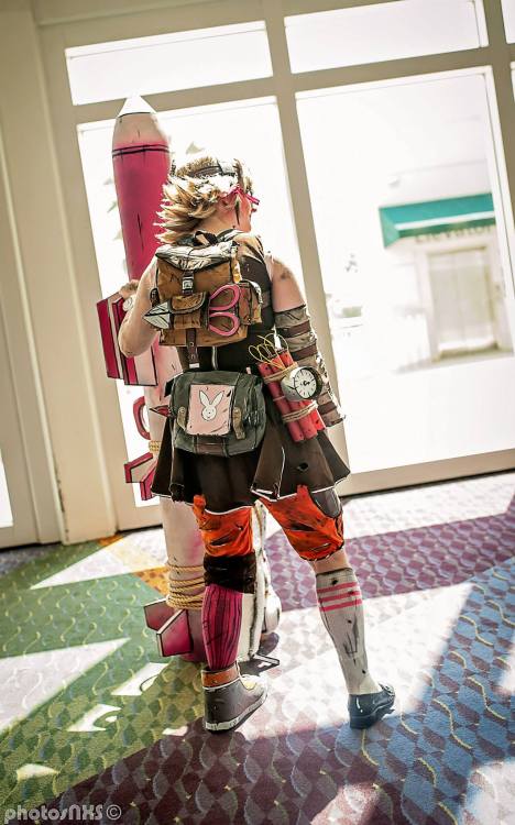 ikaricrossinglines:  videogamecosplay:  Tiny Tina cosplay by Seraph Cosplay. +Info:Model / Cosplayer: Seraph CosplayCharacter: Tiny TinaVideogame: Borderlands 2  wow that’s a spectacular makeup/costume job!It may be odd but somehow this just ..makes